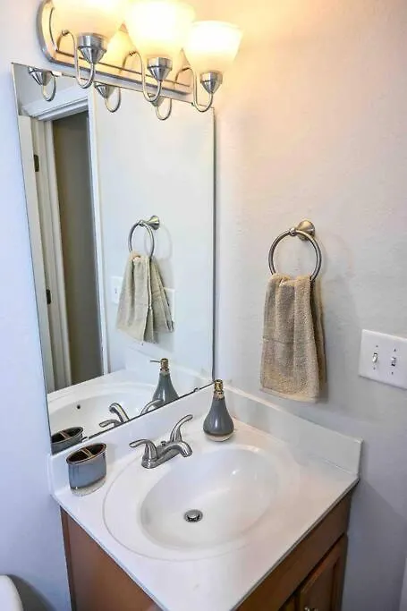 Cozy - 2 Bedroom Townhome Getaway - Plaza Midwood Charlotte
