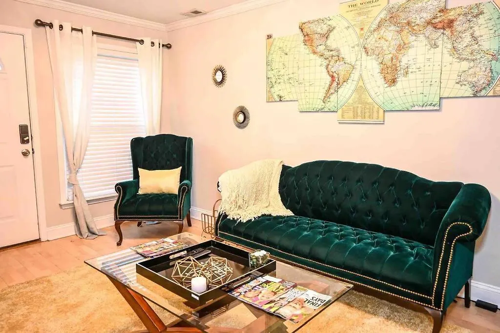 Cozy - 2 Bedroom Townhome Getaway - Plaza Midwood Charlotte 0*,  USA