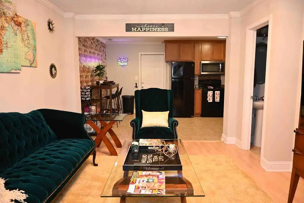 Cozy - 2 Bedroom Townhome Getaway - Plaza Midwood Charlotte Apartment