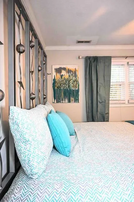 Cozy - 2 Bedroom Townhome Getaway - Plaza Midwood Charlotte USA